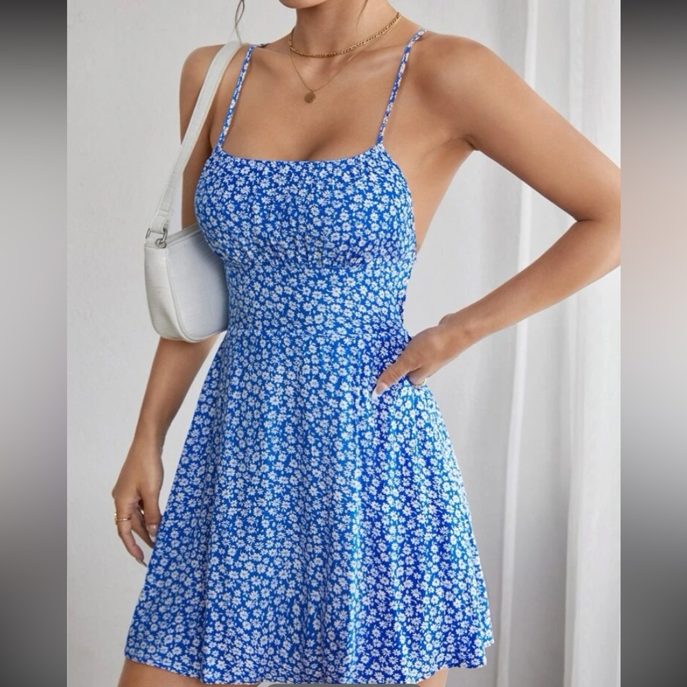 FLASH SALE 🔥 Floral Print Backless Criss Cross Tie Petite Dress